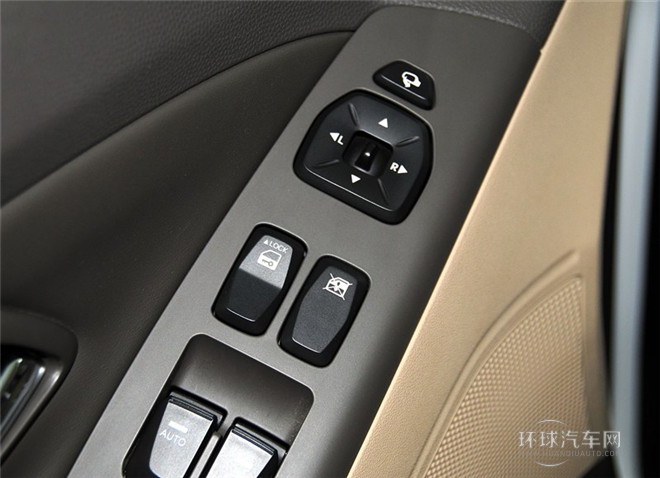 2015款 2.4L 自動四驅(qū)領(lǐng)先型 國V