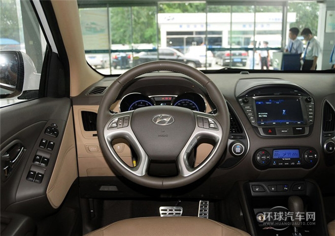 2015款 2.4L 自動(dòng)四驅(qū)領(lǐng)先型 國(guó)V