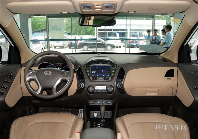 2015款 2.4L 自動(dòng)四驅(qū)領(lǐng)先型 國V
