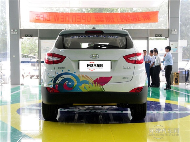 2015款 2.4L 自動四驅(qū)領(lǐng)先型 國V
