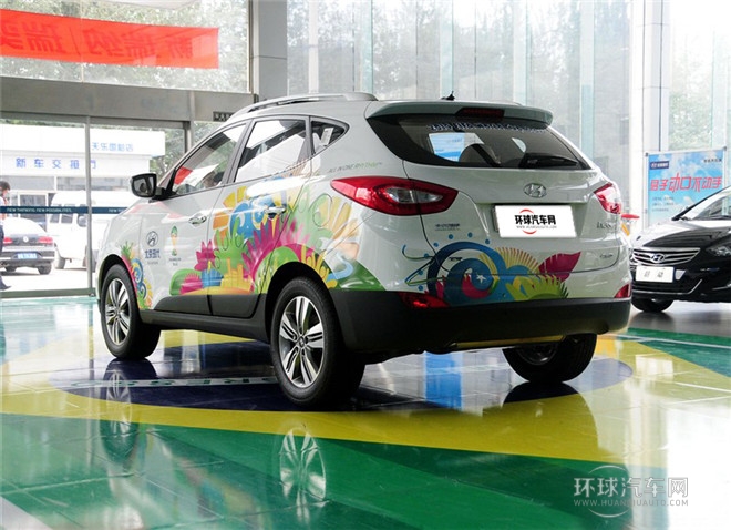 2015款 2.4L 自動(dòng)四驅(qū)領(lǐng)先型 國(guó)V