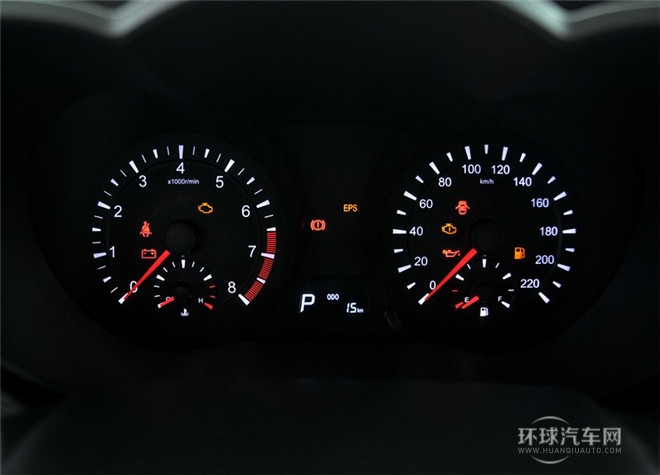 2015款 1.6L 手動(dòng)天窗版