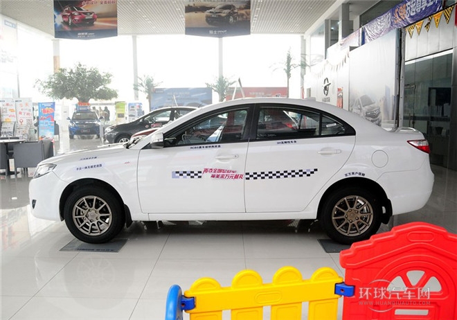 2015款 1.6L 手動(dòng)天窗版
