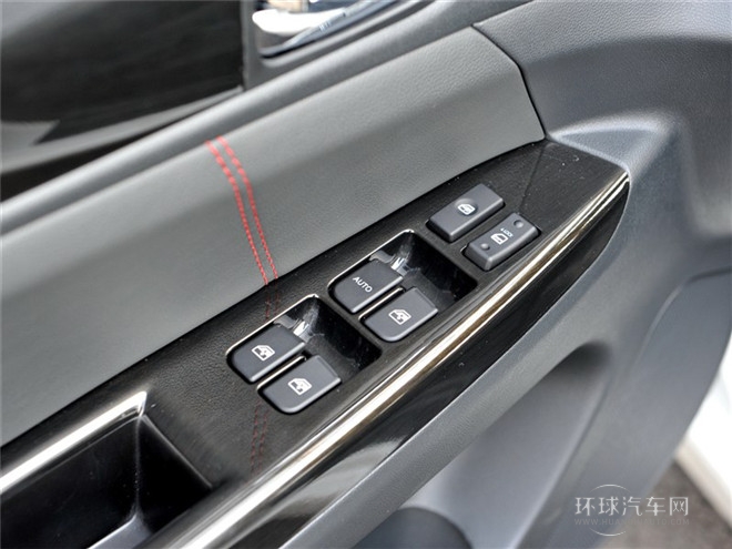2015款 1.6L 自動(dòng)尊貴型
