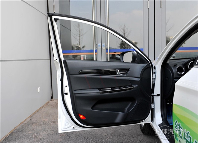 2015款 1.6L 自動(dòng)尊貴型