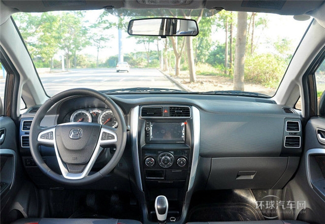 2015款 兩廂 1.4L 手動(dòng)理想型