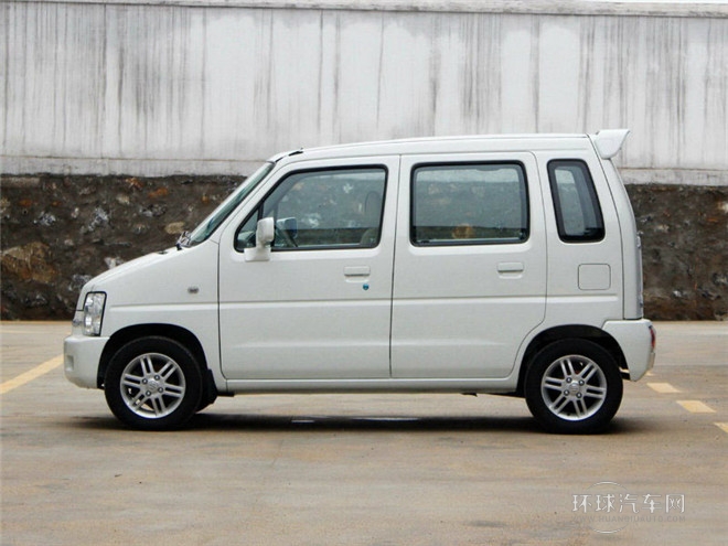 2015款 1.0L 手動(dòng)舒適型