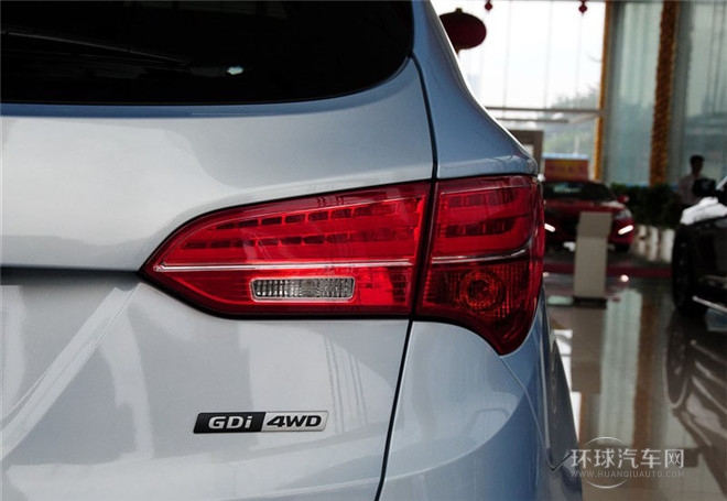 2015款 2.4L 自動(dòng)四驅(qū)智能型