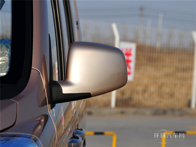 2015款 1.0L標(biāo)準(zhǔn)型LJ465Q