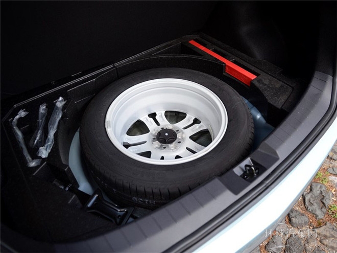 2015款 1.6L 手動(dòng)智尊型