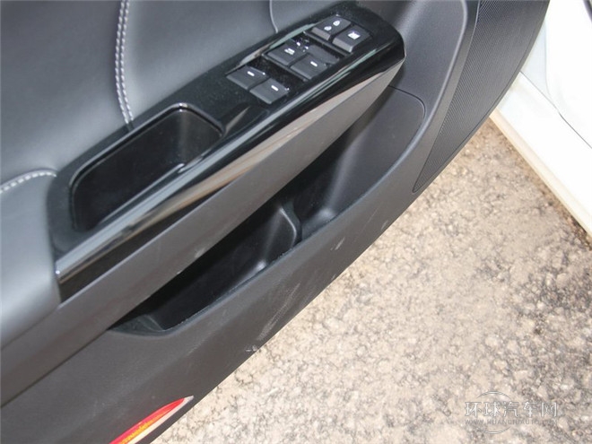 2015款 1.6T 手動(dòng)風(fēng)尚型