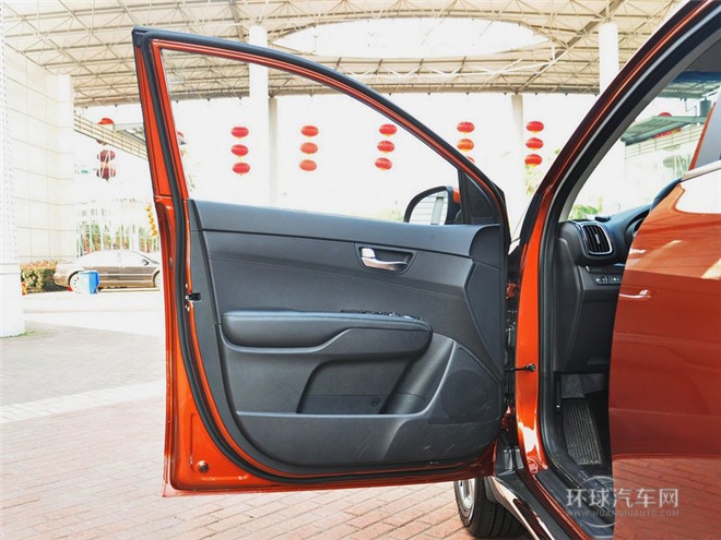 2015款 1.6L 手動兩驅(qū)GLS