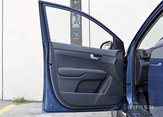 2015款 1.6T 自動(dòng)兩驅(qū)PRM