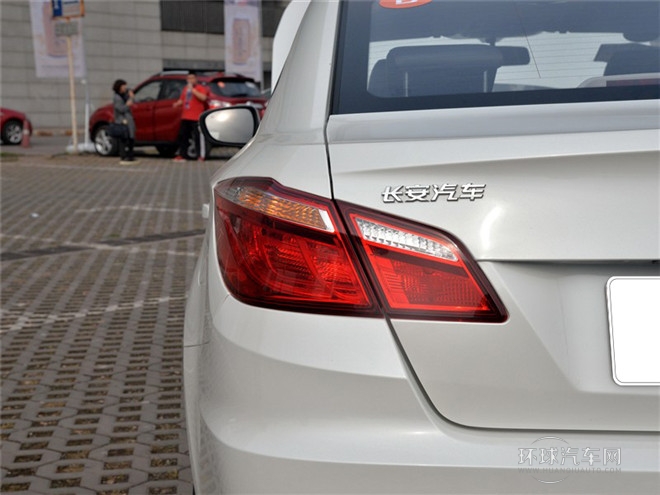 2015款 1.6L 自動(dòng)旗艦型