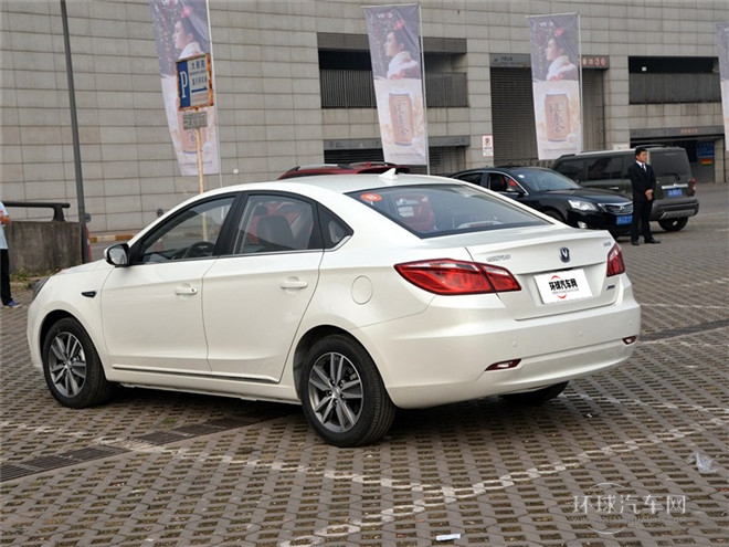 2015款 1.6L 自動(dòng)旗艦型