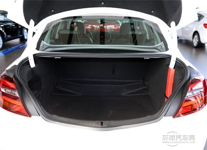 2015款 2.0L 領(lǐng)先時(shí)尚型