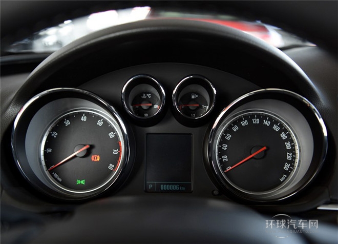 2015款 2.0L 領(lǐng)先時(shí)尚型