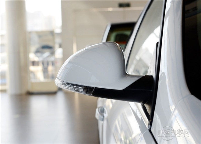 2015款 2.0L 領(lǐng)先時尚型