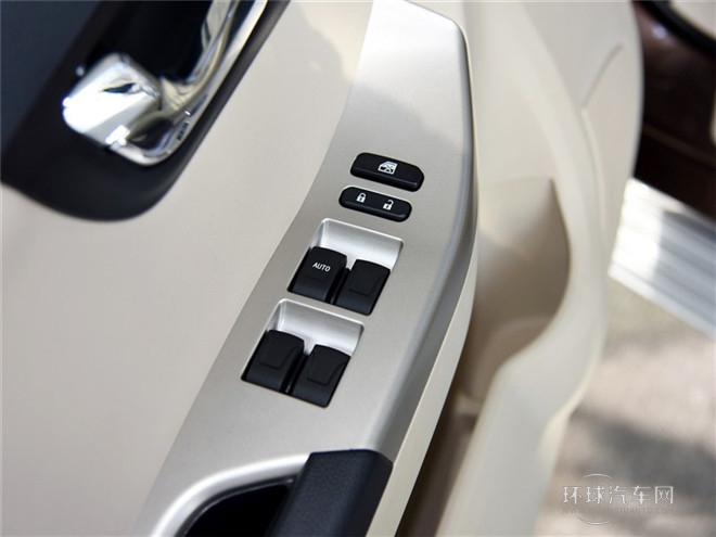 2015款 2.0L 手動智尚型