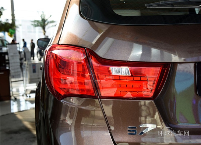 2015款 2.0L 手動(dòng)智尚型
