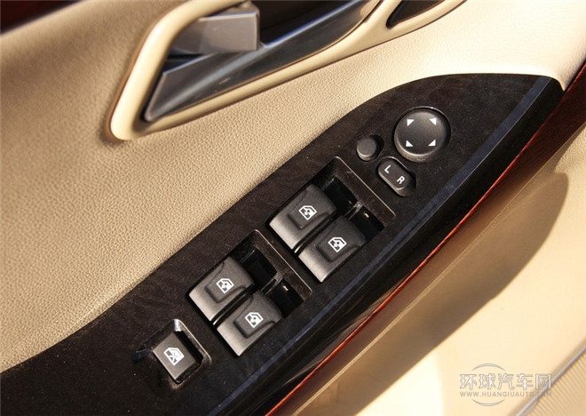 2015款 2.0L 自動(dòng)時(shí)尚型
