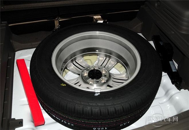 2015款 2.4L 自動(dòng)四驅(qū)領(lǐng)先型 國(guó)IV