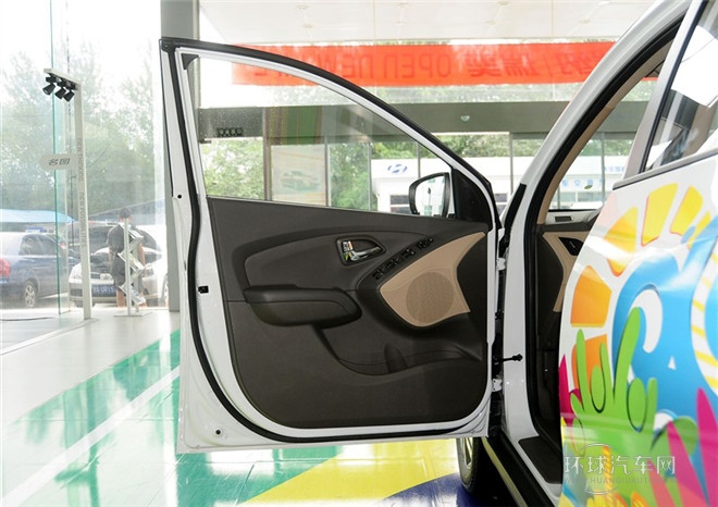 2015款 2.4L 自動(dòng)四驅(qū)領(lǐng)先型 國IV