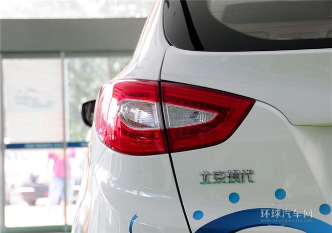 2015款 2.4L 自動四驅(qū)領(lǐng)先型 國IV