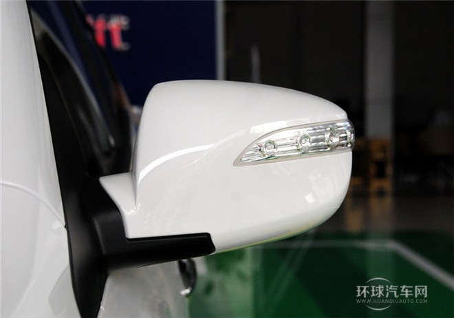 2015款 2.4L 自動四驅(qū)領(lǐng)先型 國IV