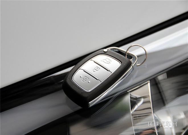2015款 2.4L 自動(dòng)兩驅(qū)領(lǐng)先型 國V