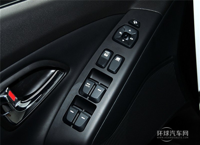 2015款 2.4L 自動兩驅(qū)領(lǐng)先型 國V