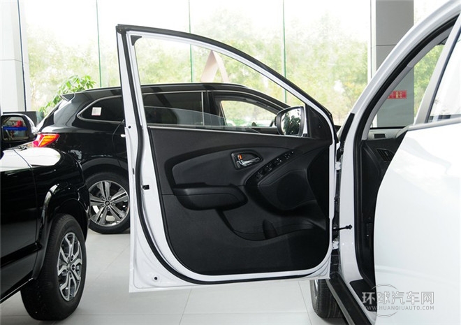 2015款 2.4L 自動(dòng)兩驅(qū)領(lǐng)先型 國V