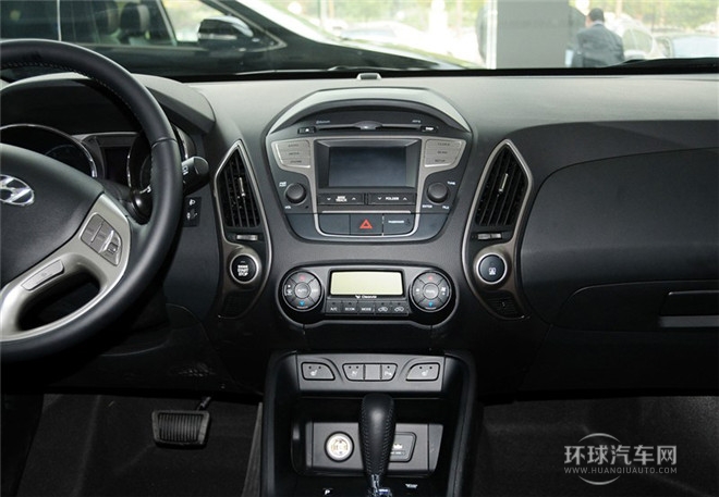 2015款 2.4L 自動(dòng)兩驅(qū)領(lǐng)先型 國V
