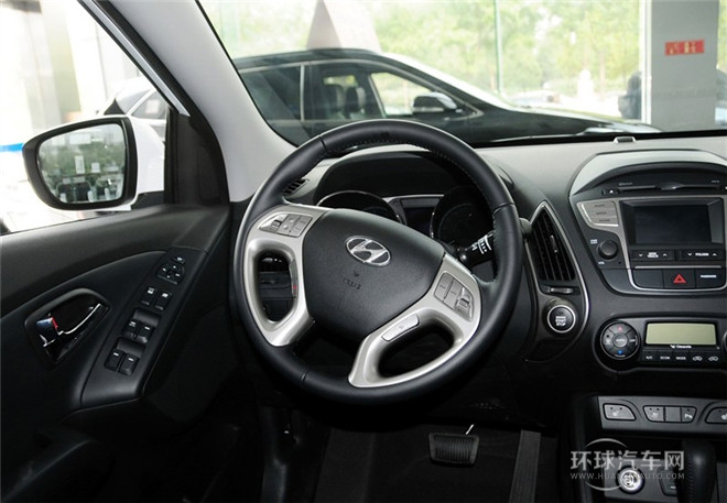 2015款 2.4L 自動兩驅(qū)領(lǐng)先型 國V
