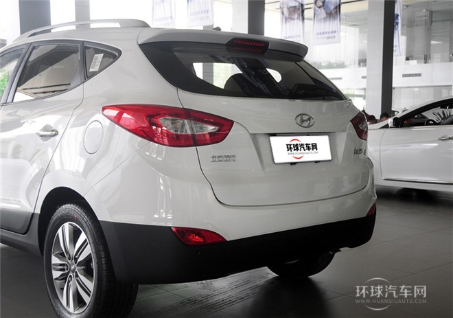 2015款 2.4L 自動(dòng)兩驅(qū)領(lǐng)先型 國V