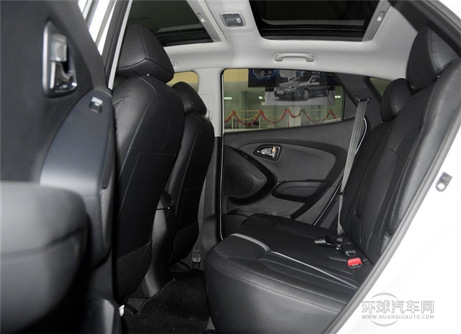 2015款 2.4L 自動兩驅(qū)領(lǐng)先型 國IV