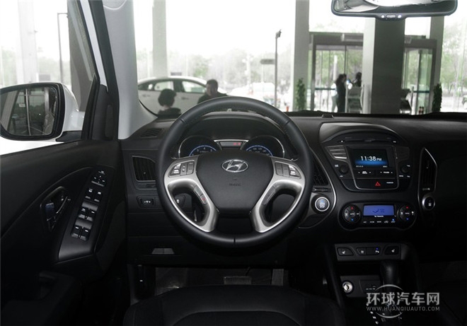 2015款 2.4L 自動(dòng)兩驅(qū)領(lǐng)先型 國(guó)IV
