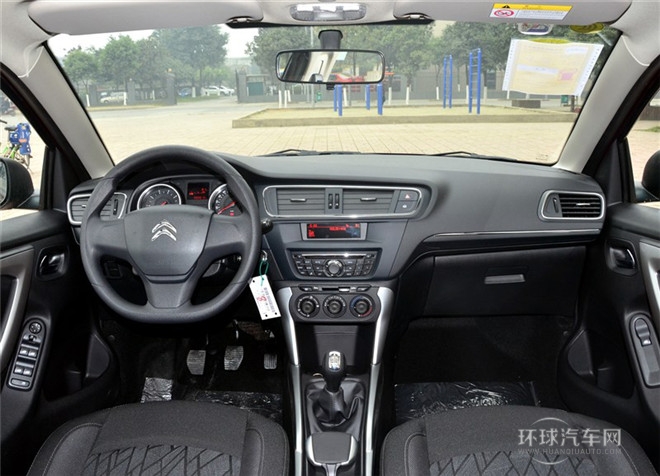 2015款 1.6L 手動(dòng)時(shí)尚型
