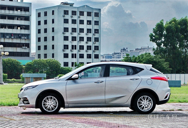 2015款 1.6L 手動(dòng)俊酷型 國IV