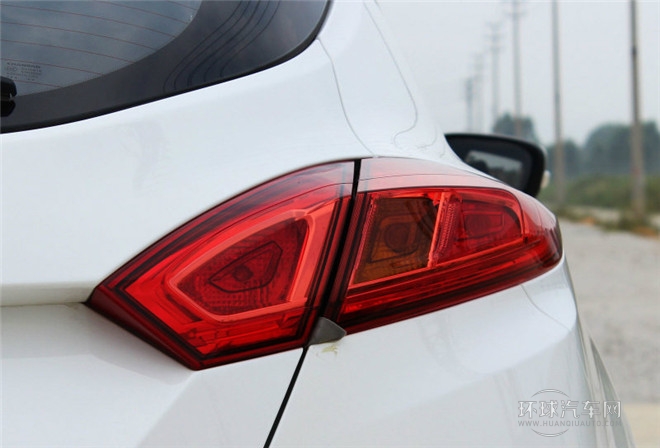 2015款 1.6L 手動(dòng)致酷型 國(guó)IV