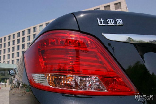 2015款 1.5L 手動(dòng)旗艦型
