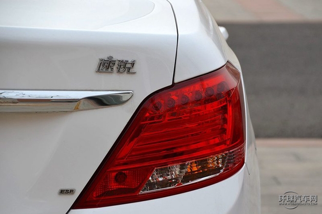 2015款 1.5L 自動(dòng)旗艦型