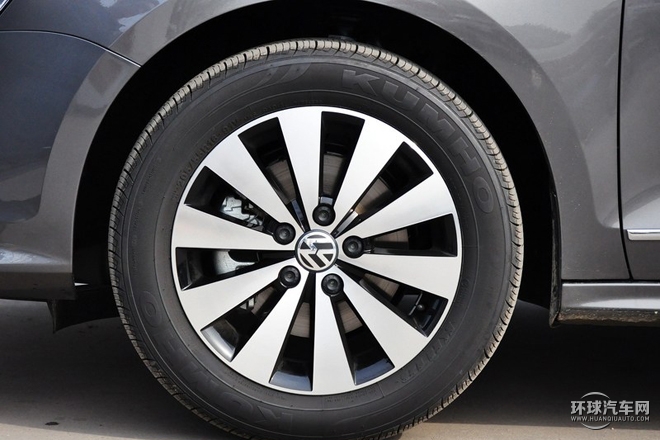 2015款 230TSI 自動(dòng)豪華型