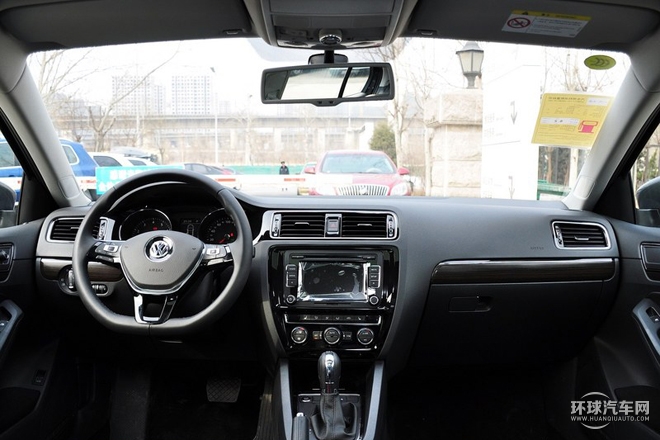 2015款 230TSI 自動豪華型