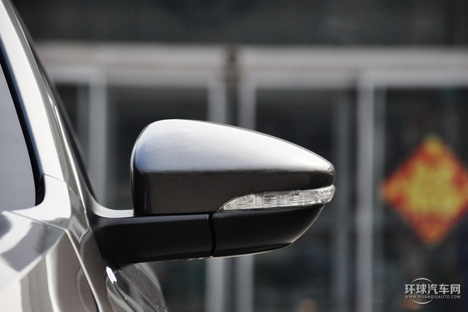 2015款 230TSI 自動(dòng)豪華型