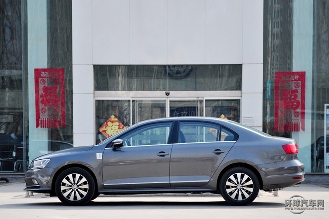 2015款 230TSI 自動(dòng)豪華型