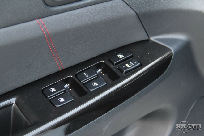 2015款 1.5T 自動運(yùn)動豪華型