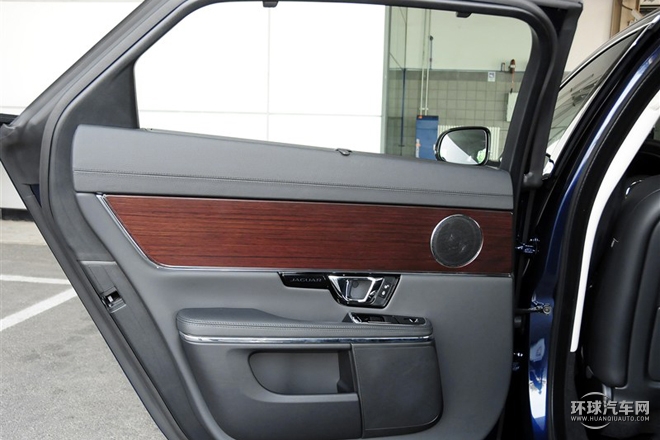 2015款 XJL 2.0T 兩驅(qū)典雅商務(wù)版