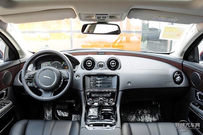 2015款 XJL 2.0T 兩驅(qū)典雅商務(wù)版