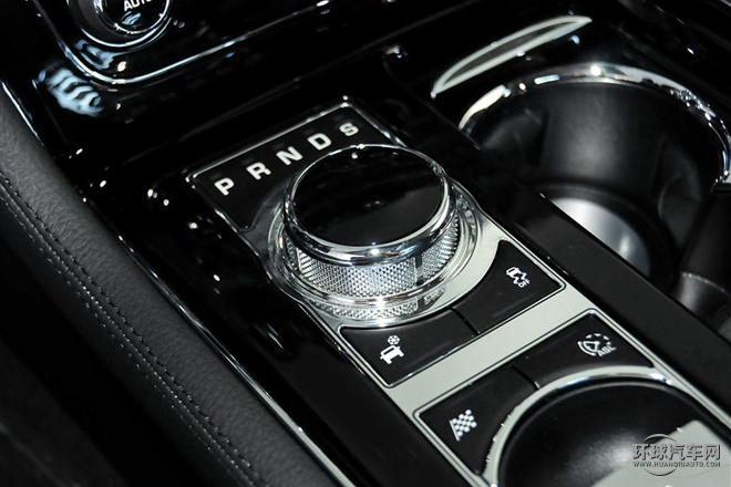 2015款 XJL 2.0T 兩驅(qū)典雅商務(wù)版